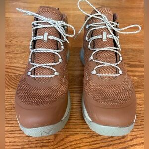 New REI Coop Desert Brown and Gray Men's Hiking Boots